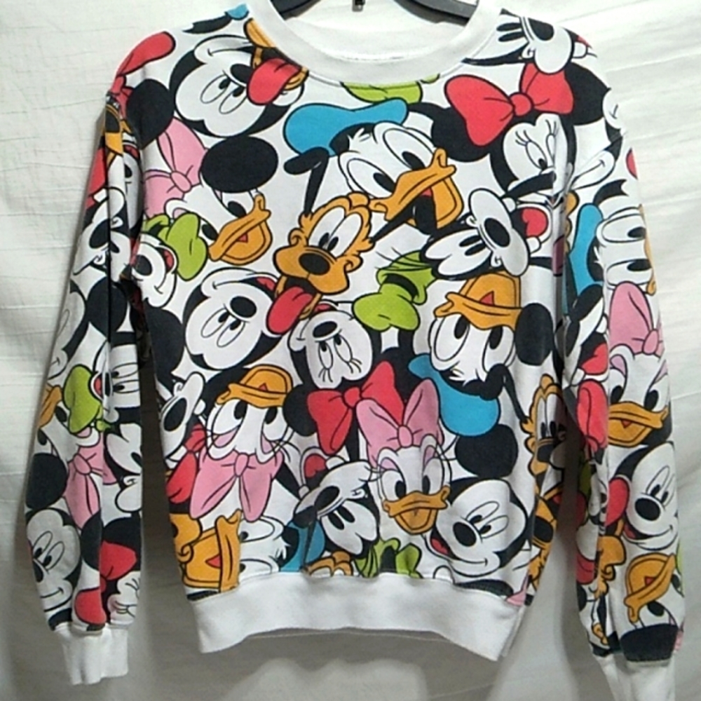 (X-10) Disney Mickey & Friends Sweater Sz.XS Light Wash Wear